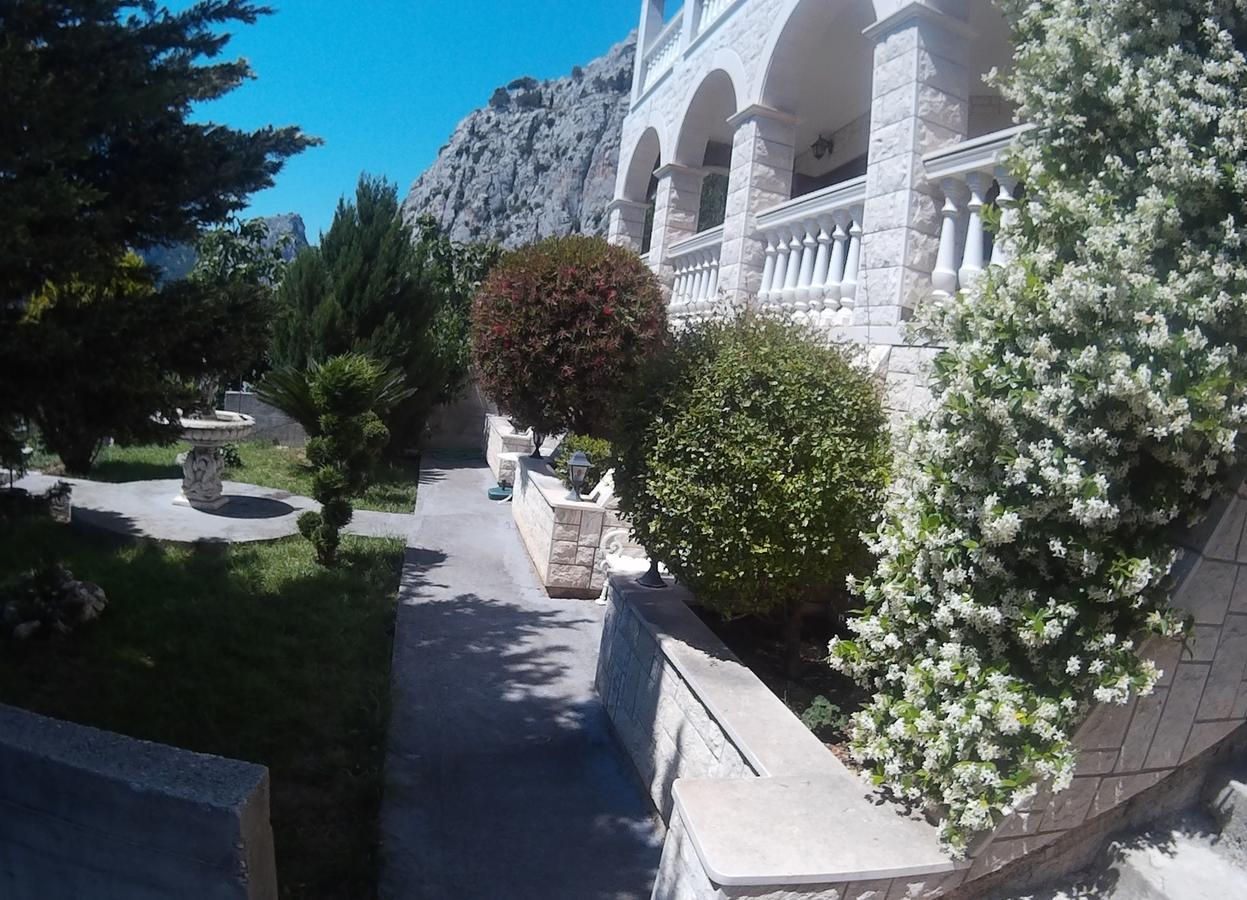 Apartamento Apartman Horizont Omiš Exterior foto