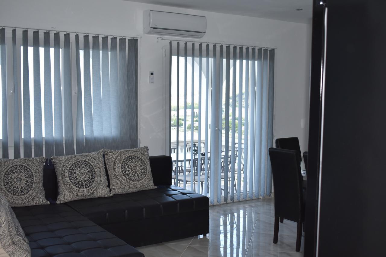 Apartamento Apartman Horizont Omiš Exterior foto